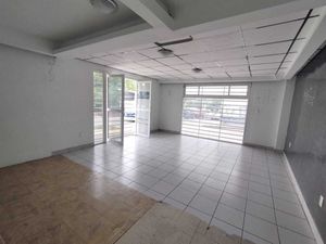 Se renta local comercial en esquina zona sur poniente