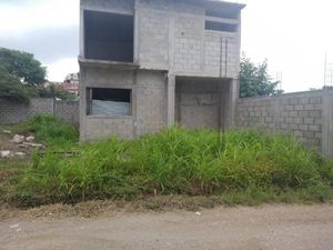 Se vende Terreno con Construcción en Obra Negra