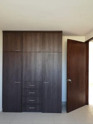 CASA EN VENTA, A 15 MIN DE GALERIAS METEPEC. UBICADA EN RESIDENCIAL QUINTO SOL.