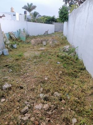 VENTA DE AMPLIO TERRENO IRREGULAR CON PROYECTO EN CHOLUL MERIDA