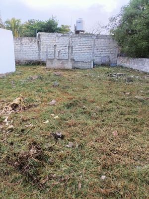 VENTA DE AMPLIO TERRENO IRREGULAR CON PROYECTO EN CHOLUL MERIDA