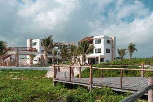 HERMOSA Y EXCLUSIVA VILLA EN VENTA  FRENTE AL MAR TELCHAC PUERTO