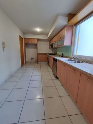 Departamento con balcón en venta en Col. Nápoles