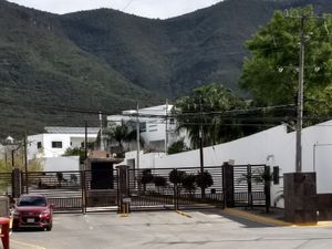 TERRENO IRREGULAR EN CAMPESTRE LOS CRISTALES