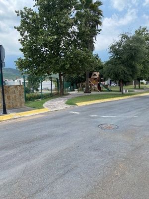 Magnifico terreno en el Fracc. Valle de Cristal en Carretera Nacional