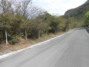 TERRENO IRREGULAR EN CAMPESTRE LOS CRISTALES