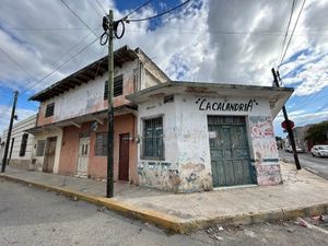 Venta esquina para remodelar en la 65 del Centro de Mérida Yucatán