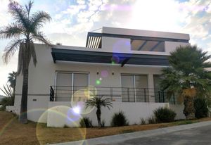 CASA EN VENTA DE UNA PLANTA EN REAL DE JURIQUILLA QUERETARO M-E