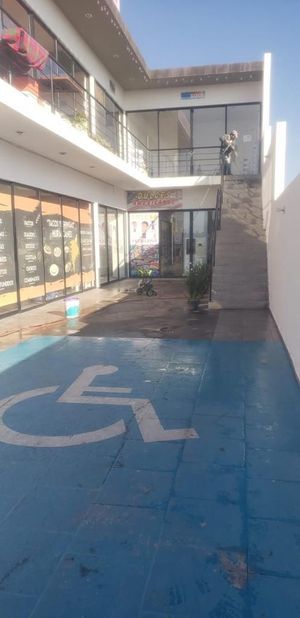 LOCAL COMERCIAL EN VENTA  EN GRAN JURIQUILLA  QUERETARO M-E