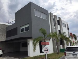 CASA HERMOSA VENTA FUENTES DE ANGELOPOLIS