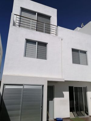 SE VENDE CASA EN GRAND JURIQUILLA