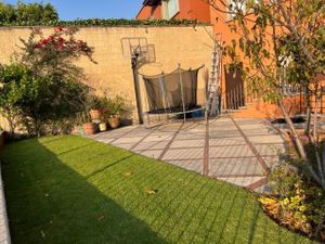 ¡Excelente y Preciosa Casa en Privada en Venta en Lomas de Bezares!