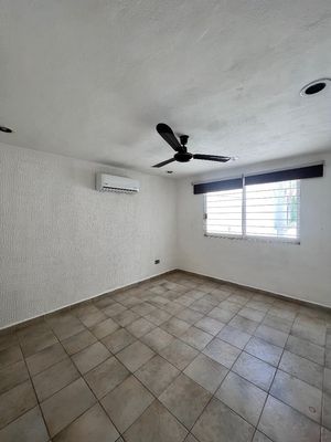 CASA EN VENTA cerca de la Av. López Portillo.