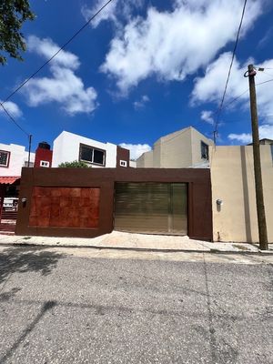 CASA EN VENTA cerca de la Av. López Portillo.