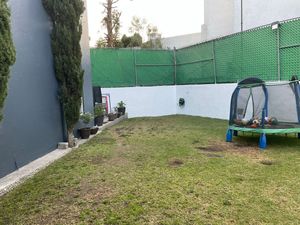 Casa en Condominio en Venta con Jardín cerca de San Jerónimo