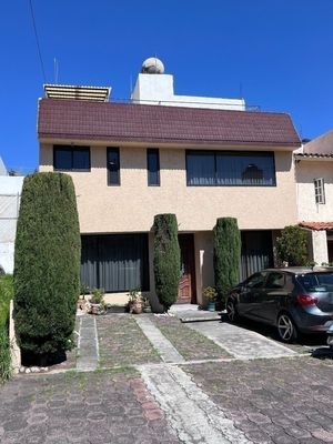 Casa con 5 habitaciones en Bosques de Tarango