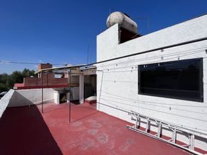 Casa con 5 habitaciones en Bosques de Tarango