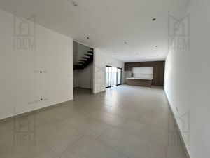 Casa en Venta en Altares Residencial, Santiago NL.