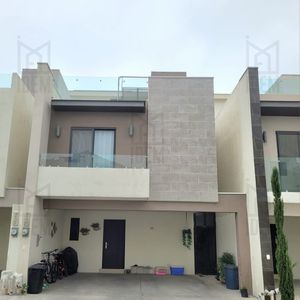 Casa en Venta en Ocaña Almería, Apodaca NL