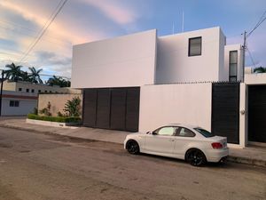 Casa en esquina en venta - Montes de Amé- a una cuadra del parque