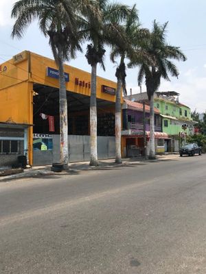 Se  renta Local Comercial con Oficinas en la 5ta. Norte Poniente