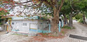 Se Vende Casa con  Local Comercial en Zona de alta actividad Comercial!!