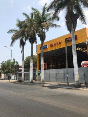 Se  renta Local Comercial con Oficinas en la 5ta. Norte Poniente