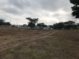 Se Vende Terreno Comercial en Zona privilegiada, sobre Libramiento Nte Poniente!