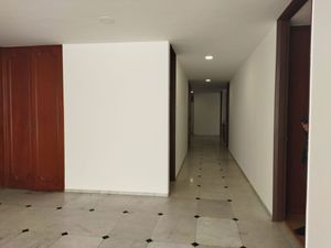 Venta Departamento con Balcón Totalmente Remodelado en Polanco