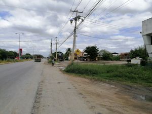 EXCELENTE TERRENO INDUSTRIAL CON SERVICOS Y ACCESO PAVIMENTADO