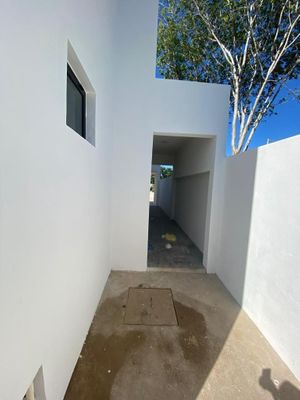 Casa en venta  con rec en PB, alberca en privada y amenidades