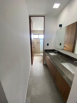 Casa en venta  con rec en PB, alberca en privada y amenidades