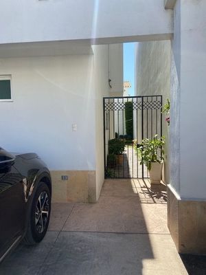 Casa en Venta en Residencial La Giralda.