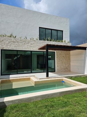 Casa en venta de 4 habitaciones + piscina