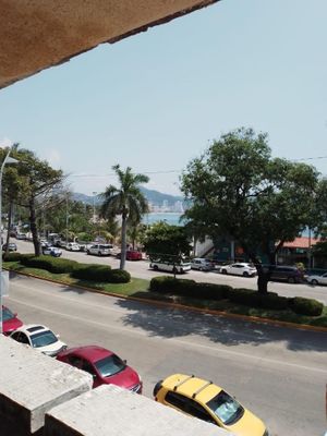 Tradicional Hotel Las Hamacas en Venta en la costera de Acapulco
