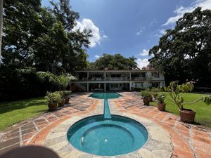 Jacuzzi integrado a la alberca