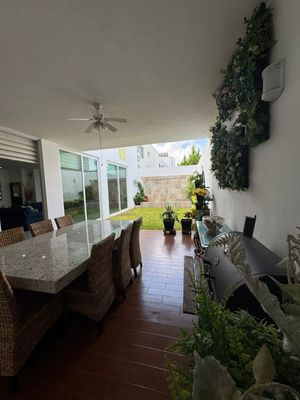 Casa con RECAMARA en PLANTA BAJA en VILLA VERONA (la mejor zona para vivir)