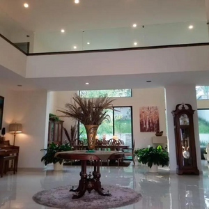 Increíble casa en VENTA en El Palomar Superficie 1,116 m2