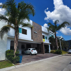 Casa con RECAMARA en PLANTA BAJA en VILLA VERONA (la mejor zona para vivir)