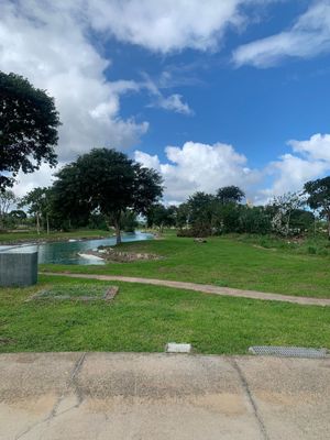 Se vende hermoso Terreno en Altozano  frente a lago