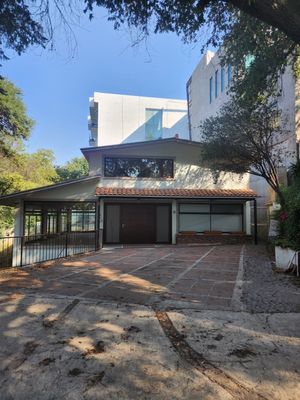 CASA EN VENTA EN CLUB DE GOLF CHILUCA