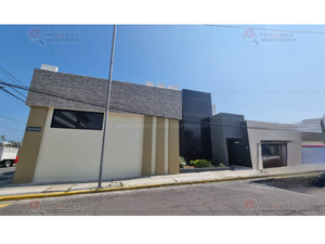 CASA EN VENTA ESQUINA CON ALBERCA FRACCIONAMIENTO REFORMA