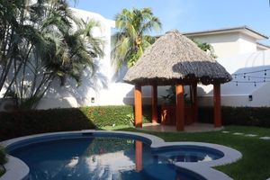 VENTA | CASA CON PANELES SOLARES Y ALBERCA FRACCIONAMIENTO COSTA DE ORO