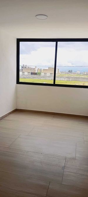 VENTA DE CASA NUEVA, SOBRE CALLE