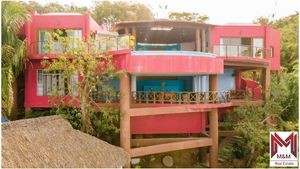 Casa con excelente ubicación y hermosa vista en Sayulita.