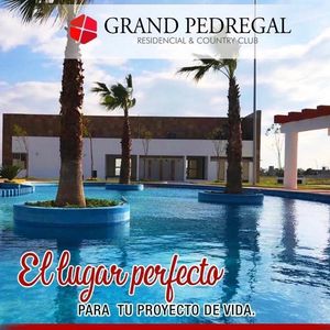 Terreno en venta en esquina GRAND PEDREGAL