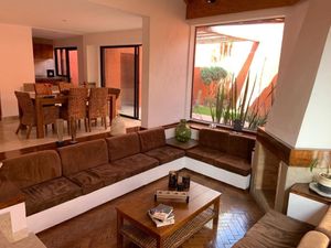 Casa en Venta céntrica Calesa en esquina