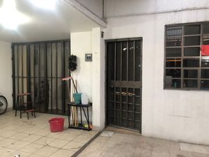 Casa en venta en Jose Ma. Morelos 38, Los Reyes Ixtacala 1ra. Sección,  Tlalnepantla de Baz, Estado De México, 54090. Facultad de Estudios  Superiores Iztacala UNAM, CBTis 227, Hospital General de Tlalnepantla