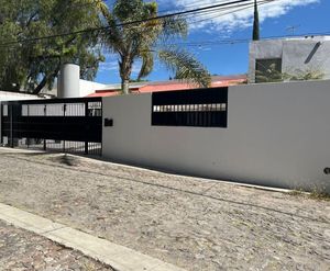 RESIDENCIA EN VENTA EN EL FRACCIONAMIENTO VILLAS DEL MESON  EN JURIQUILLA QUERÉT