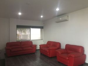 Casa en venta en Lomas de Angelópolis I con habitaciones en planta baja